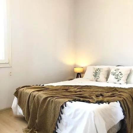 Cozy Bright In The Center * Κουσάντασι