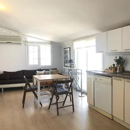 Cozy Bright In The Center * 库萨达斯